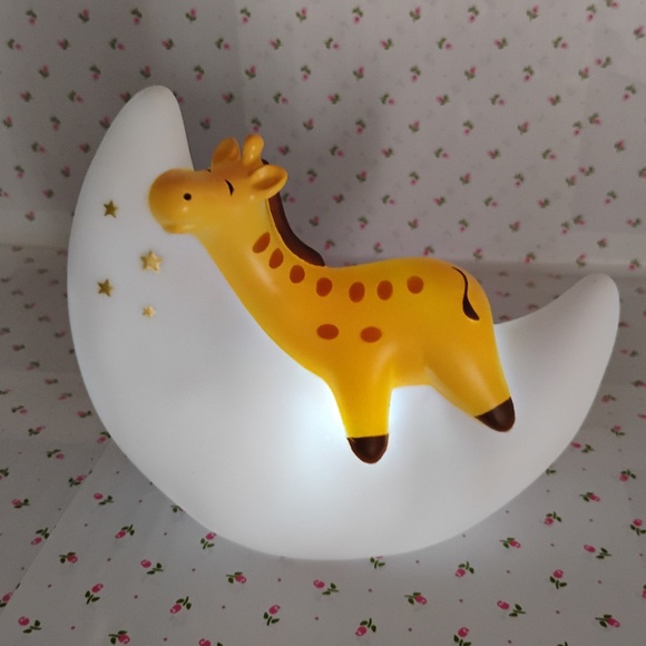 Baby /  Infant Giraffe Asleep on Moon and Stars Night Light - Battery Operated - Picture 6 of 7